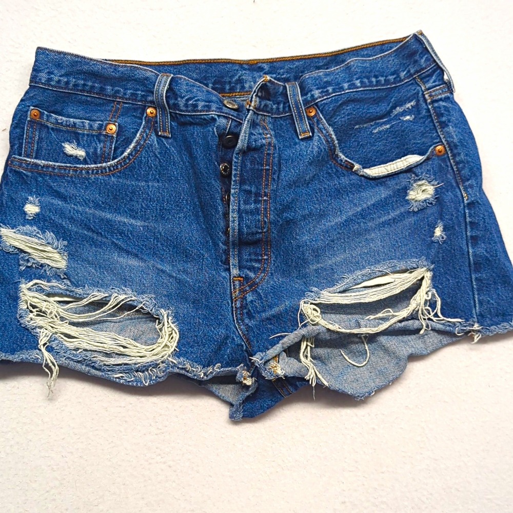 Levis 501 Denim Shorts Womens W32 Blue Distressed Cut Off Button Fly 56327-0320